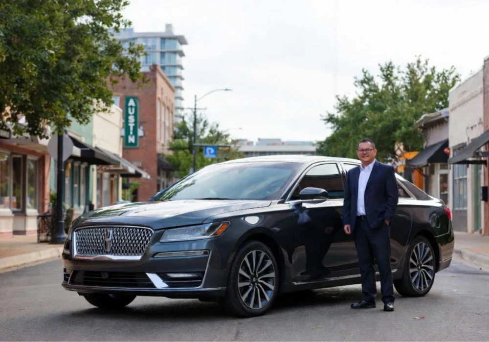 lincoln sedan with chauffeur